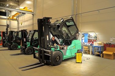 forklift-service-sales-hall-min